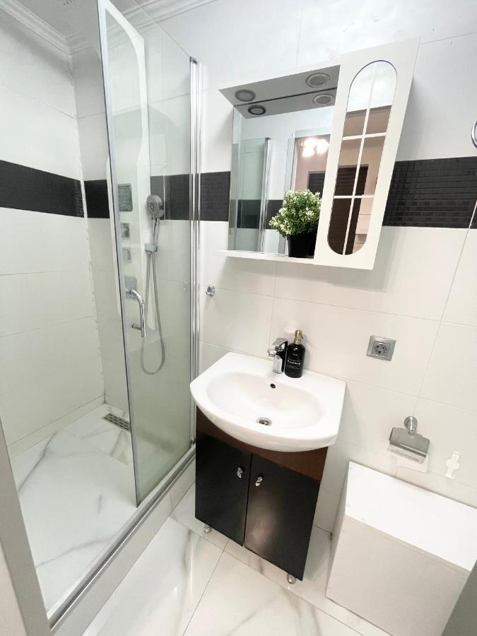 White 2 Apartment Букурещ Екстериор снимка
