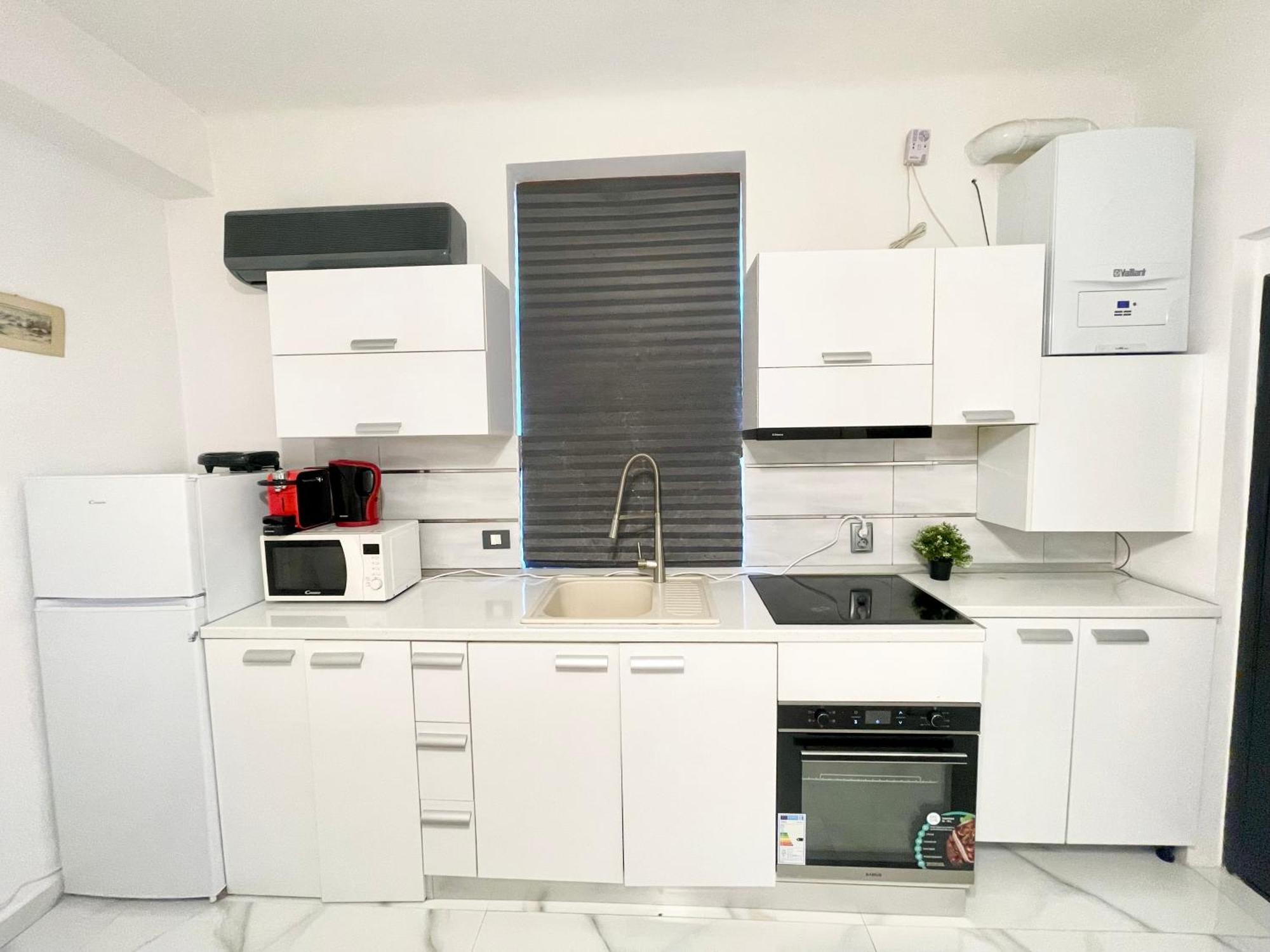 White 2 Apartment Букурещ Екстериор снимка