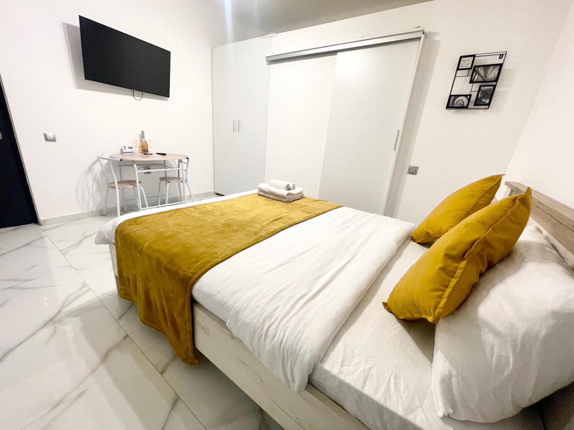 White 2 Apartment Букурещ Екстериор снимка