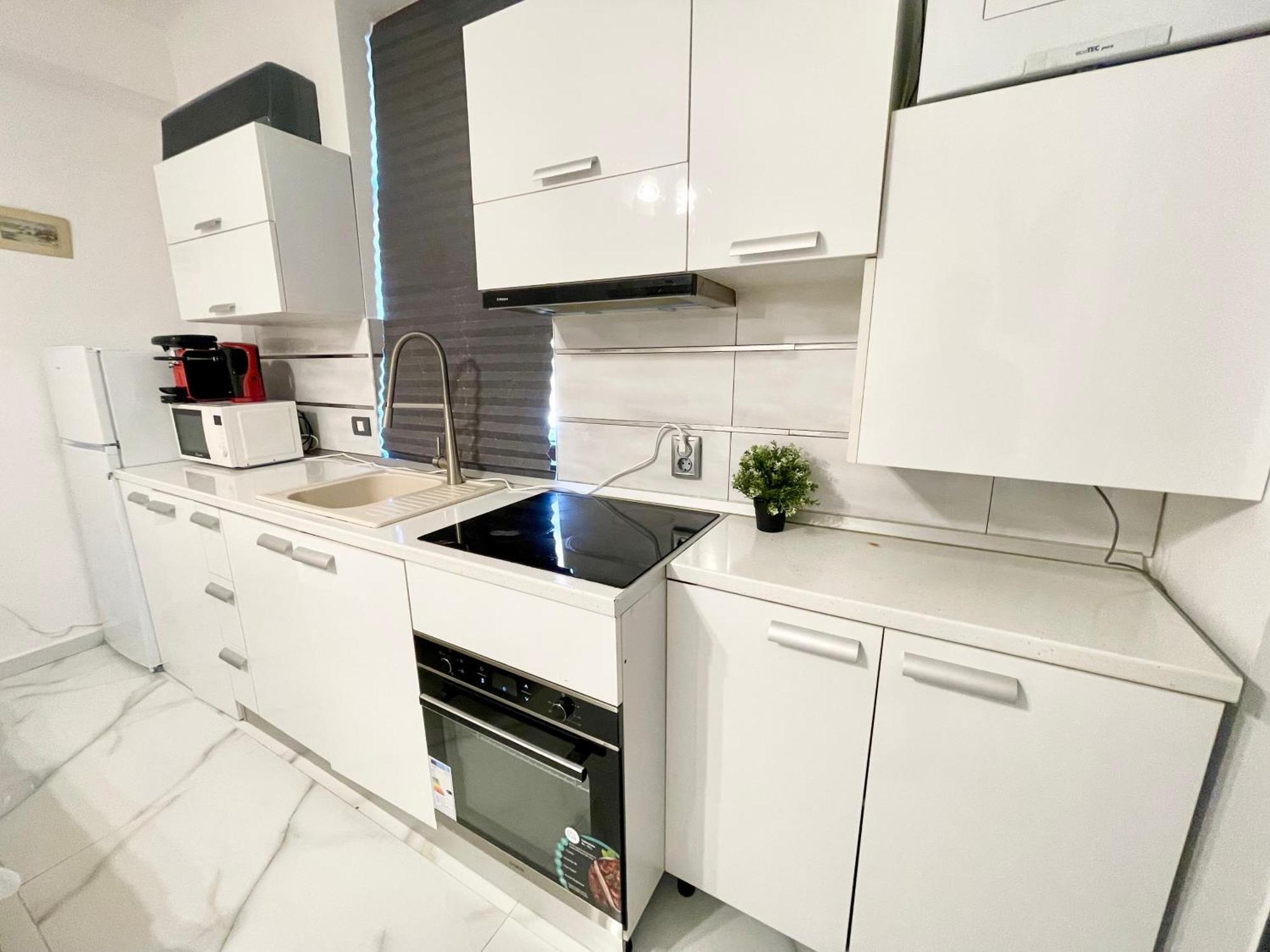 White 2 Apartment Букурещ Екстериор снимка